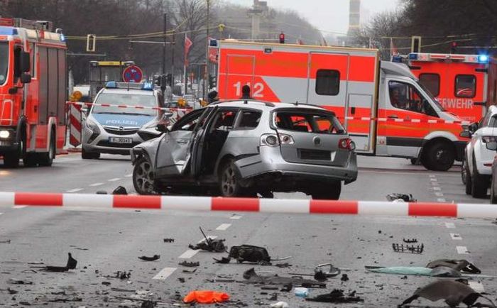 Car Bomb Explosion Claims The Life Of A Man In Berlin (6 pics)