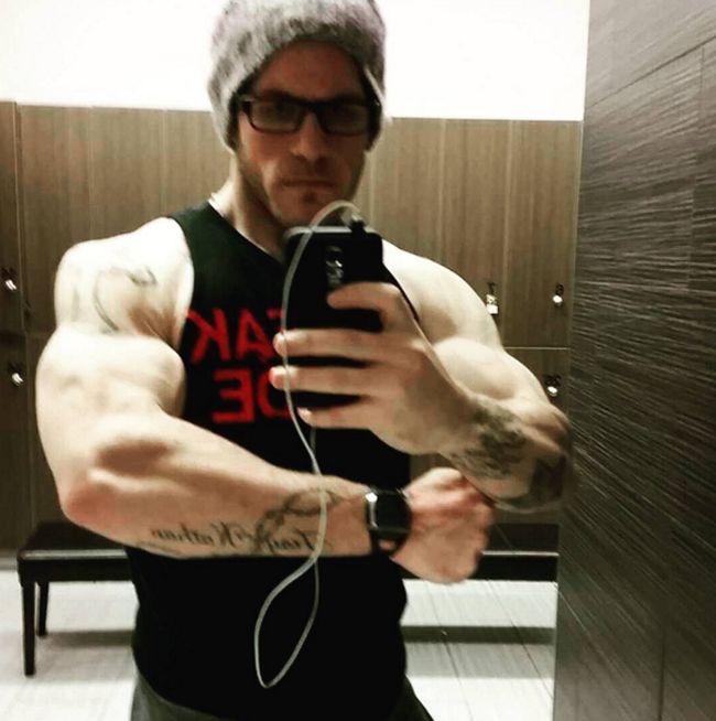 Nova Scotian Man Loses 183 Pounds And Completely Transforms His Body (6 pics)