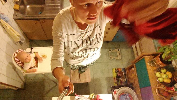Woman Uses A Selfie Stick To Document A Day In The Life Of A Mom (26 pics)