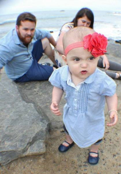 Kids Who Completely Ruined A Nice Family Portrait (33 pics)