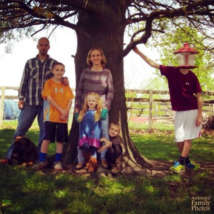 Kids Who Completely Ruined A Nice Family Portrait (33 pics)