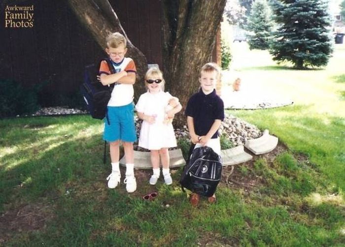Kids Who Completely Ruined A Nice Family Portrait (33 pics)