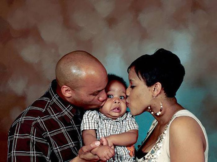 Kids Who Completely Ruined A Nice Family Portrait (33 pics)