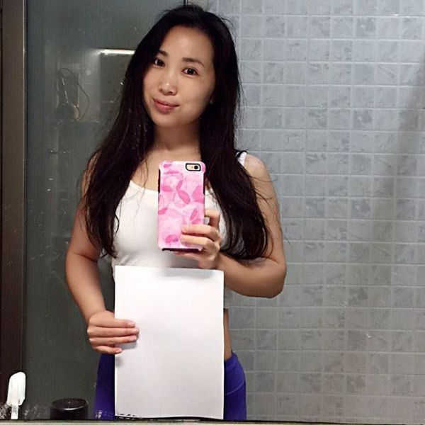 Chinese Women Are Now Getting In On The A4 Waist Challenge (26 pics)