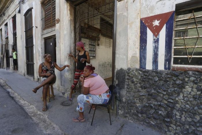 Another Look At Every Day Life in Cuba (32 pics)