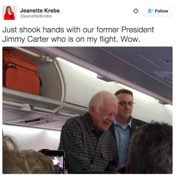Random Celebrities Who Got Spotted On Airplanes (21 pics)