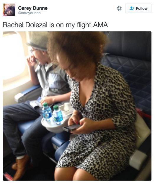 Random Celebrities Who Got Spotted On Airplanes (21 pics)