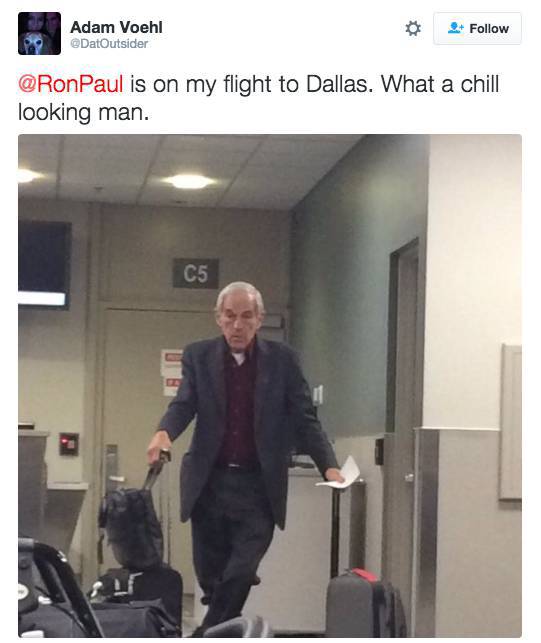 Random Celebrities Who Got Spotted On Airplanes (21 pics)