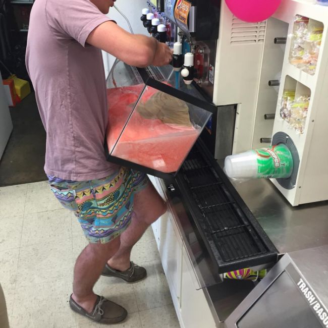 People Who Stepped Up And Nailed It On 7-Eleven's Bring Your Own Cup Day (25 pics)