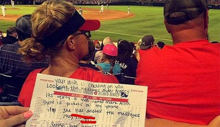 Cheaters Who Got Caught, Called Out And Shamed (12 pics)