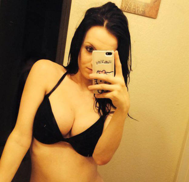 These Busty Babes Are The Sexiest Thing You're Going To See Today (56 pics)