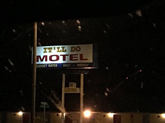 Strange And Hilarious Signs That Will Either Scare You Or Make You Laugh (40 pics)