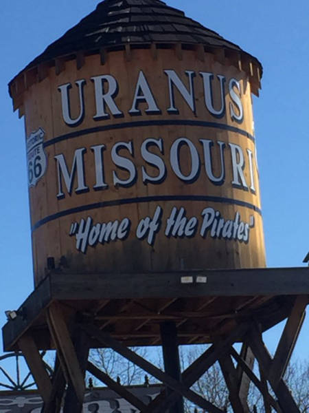 Strange And Hilarious Signs That Will Either Scare You Or Make You Laugh (40 pics)