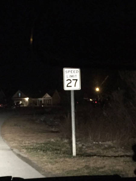 Strange And Hilarious Signs That Will Either Scare You Or Make You Laugh (40 pics)