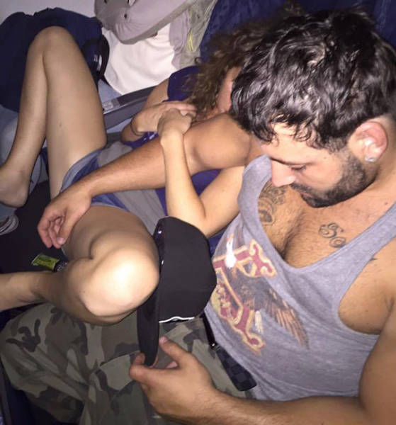 Situations Everybody Tries To Avoid While Flying On An Airplane (42 pics)