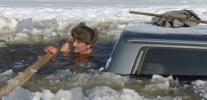 Only The Brave And The Crazy Have What It Takes To Survive In Russia (41 pics)