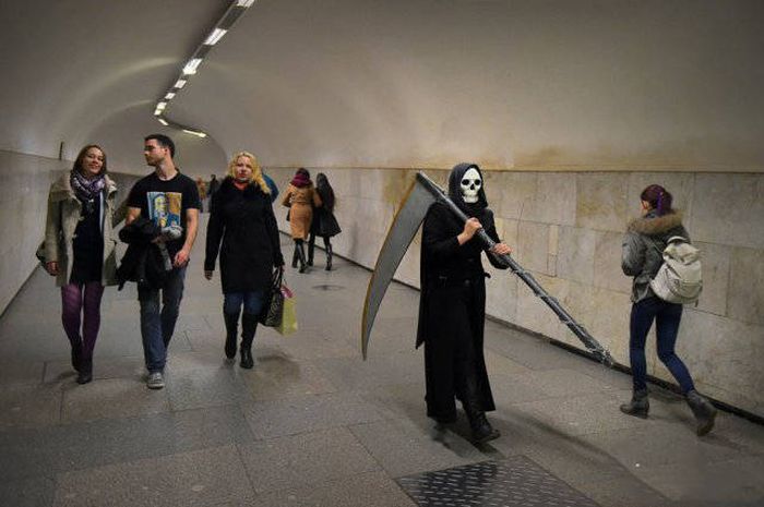 Only The Brave And The Crazy Have What It Takes To Survive In Russia (41 pics)