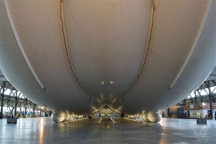The Airlander 10 Is Getting Ready To Soar Through The Skies (20 pics)