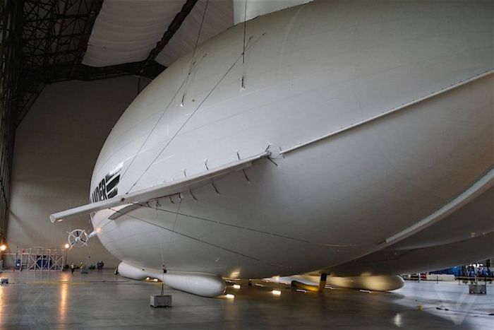 The Airlander 10 Is Getting Ready To Soar Through The Skies (20 pics)