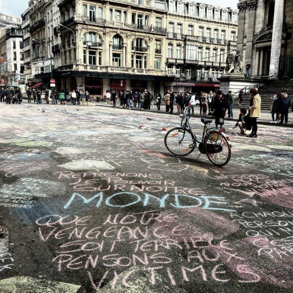 The Streets Of Brussels Have Become Much More Colorful (5 pics)