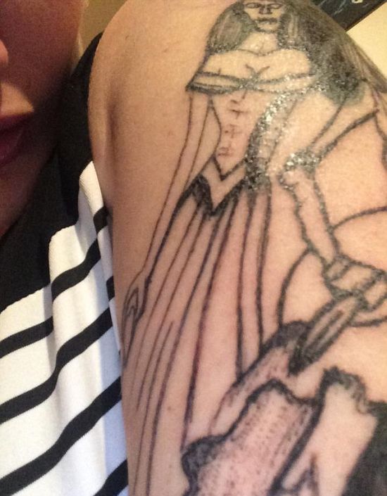 A Woman Went To Get A Fairytale Tattoo But She Ended Up With Something Horrifying (5 pics)
