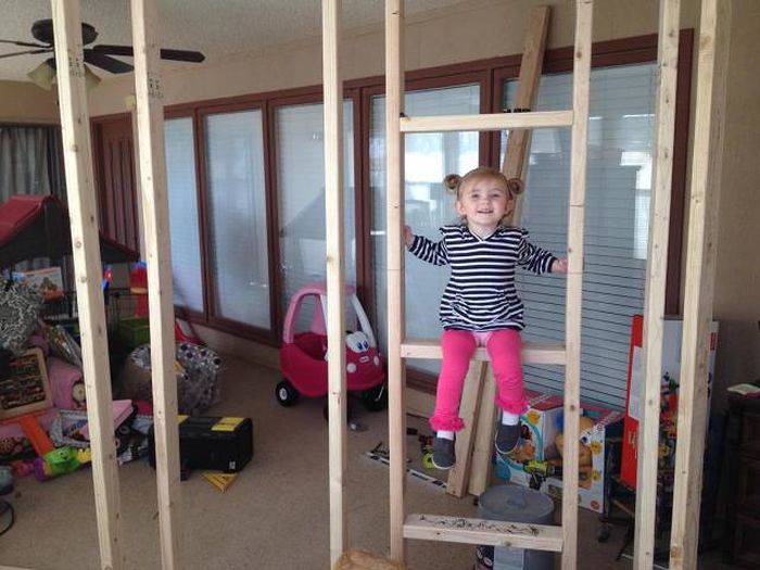 Dad Transforms An Entire Room Into A Playhouse For His Kids (24 pics)