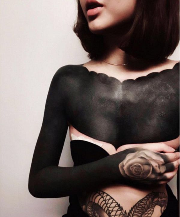 Blackout Tattoos Are Becoming A Big Trend In The Tattoo World (9 pics)