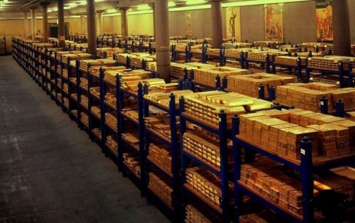 What $300 Billion Looks Like In Gold Bars (5 pics)