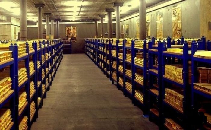 What $300 Billion Looks Like In Gold Bars (5 pics)