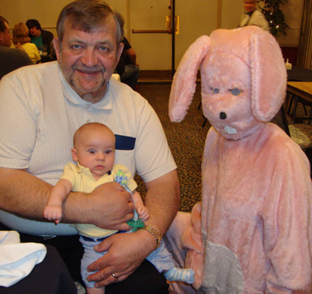 A Collection Of Awkward, Awesome And Exciting Easter Fails (52 pics)