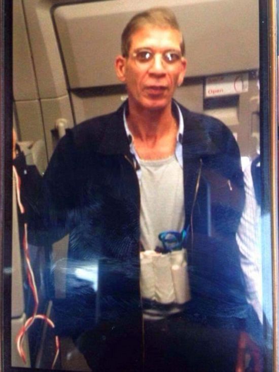 Passenger Snaps A Ridiculous Selfie With Hijacker Wearing A Suicide Vest (2 pics)