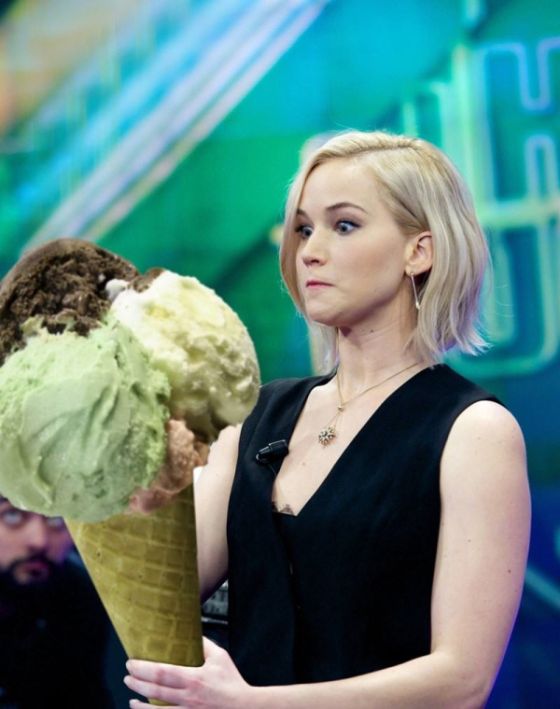  Jennifer Lawrence Has Become The Victim Of Yet Another Photoshop Battle (15 pics)
