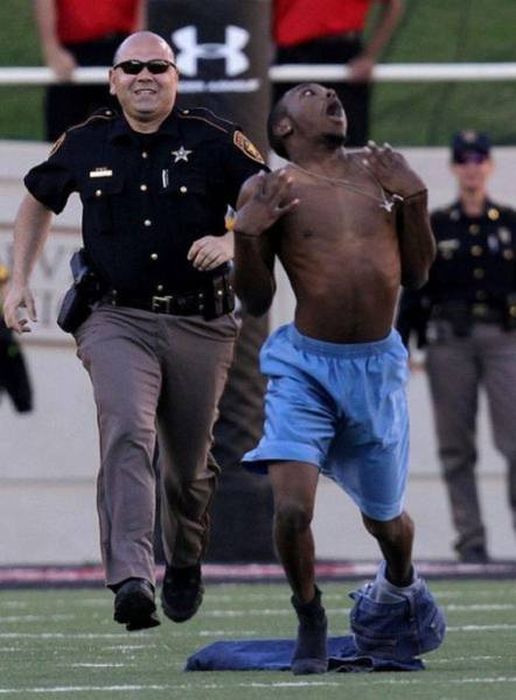 Sometimes You Just Have To Sit Back And Let The Weird Stuff Happen (41 pics)