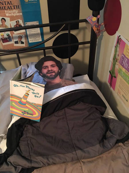 A Son Sent His Mom A Cardboard Cutout Of Himself And She Took It Everywhere (11 pics)
