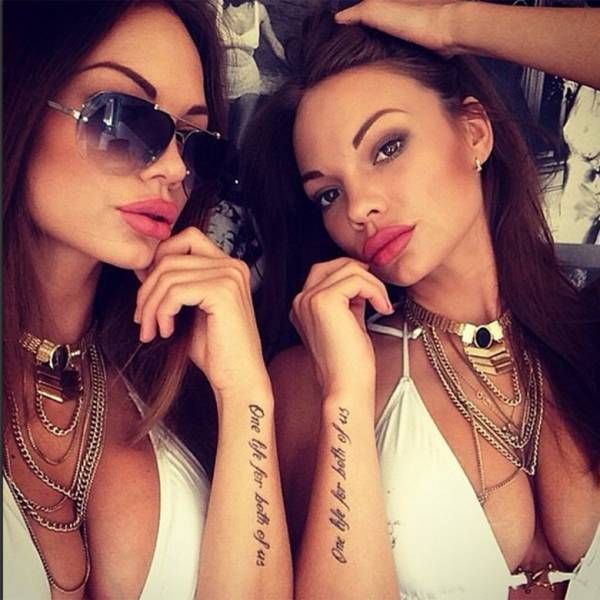 Say Hello To The Sexiest Sets Of Twins, Triplets And Quadruplets In The World (15 pics)