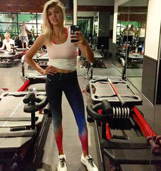 Kelly Rohrbach Is Taking On Pamela Anderson's Old Baywatch Role (24 pics)