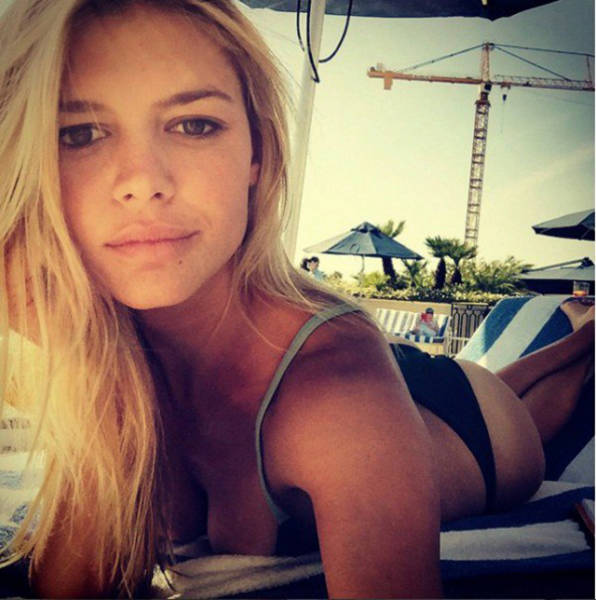 Kelly Rohrbach Is Taking On Pamela Anderson's Old Baywatch Role (24 pics)