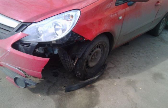 Rude Person Gets What They Deserve For Parking In The Wrong Spot (2 pics)