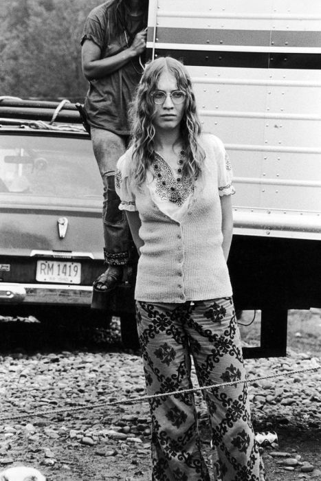 Vintage Photos To Remind You What Fashion Was Like During The Woodstock Era (35 pics)