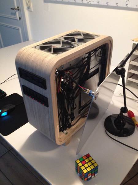 This Student Crafted An Amazing Handmade Wooden Computer Case (17 pics)