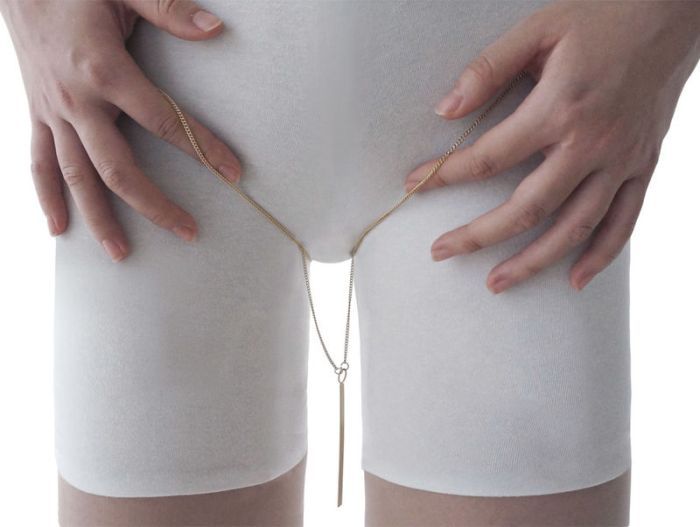 A Designer In Singapore Has Created  Jewelry Women Can Wear In Their Thigh Gap (6 pics)