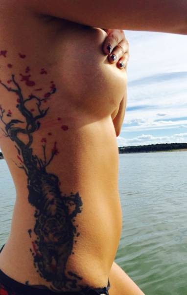 Beautiful Women Who Said Goodbye To Their Bras And Hello To Sexiness (47 pics)