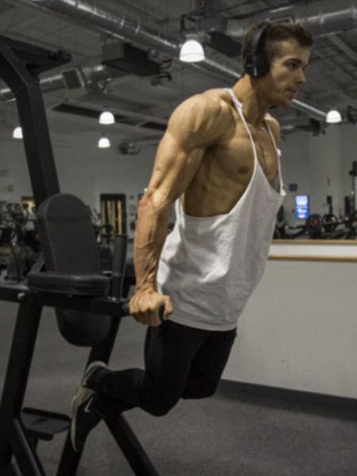 Teen Becomes Bodybuilder After Being Told He Would Never Walk Again (10 pics)