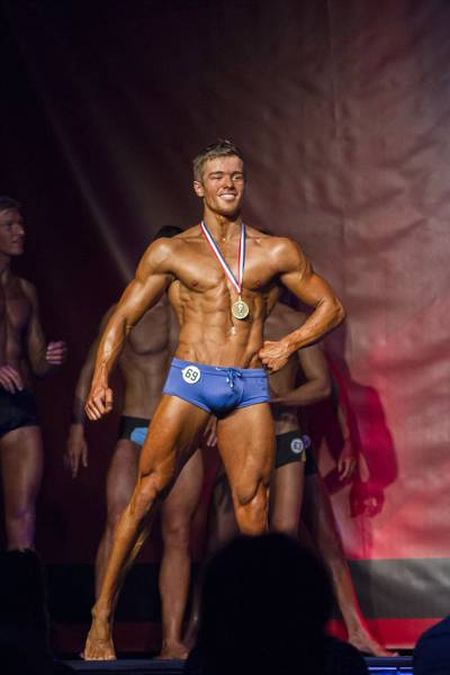 Teen Becomes Bodybuilder After Being Told He Would Never Walk Again (10 pics)