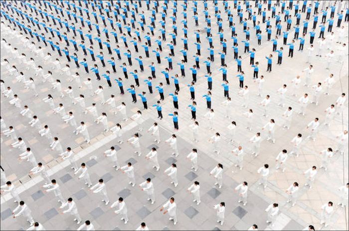 China Is Really Good At Putting Together Public Gatherings (29 pics)