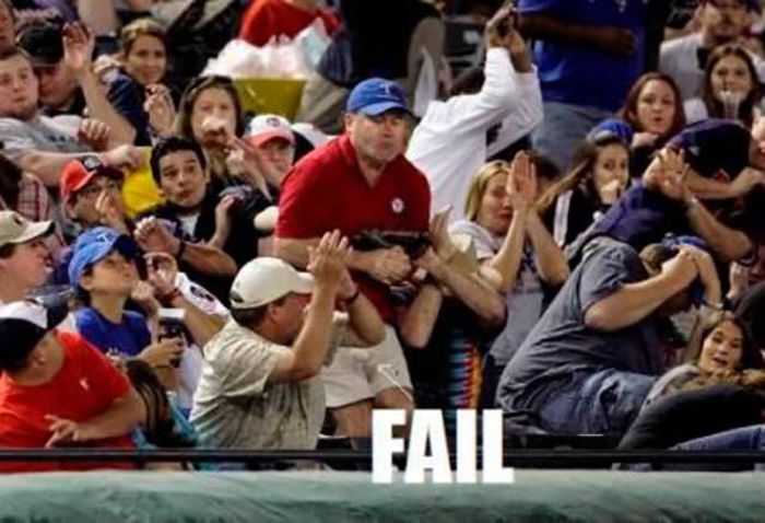 The Most Hilarious Baseball Fails On The Field And Beyond (34 pics)