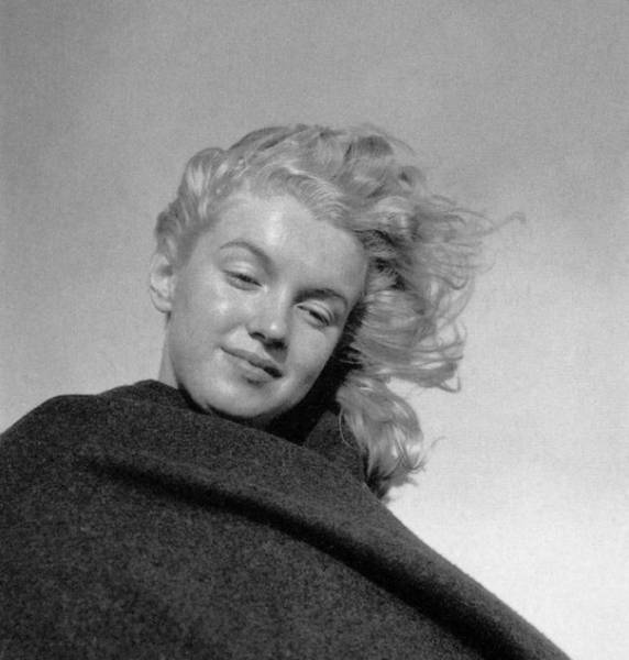 Vintage Photos Reveal A Young Marilyn Monroe At 20 Years Old (19 pics)