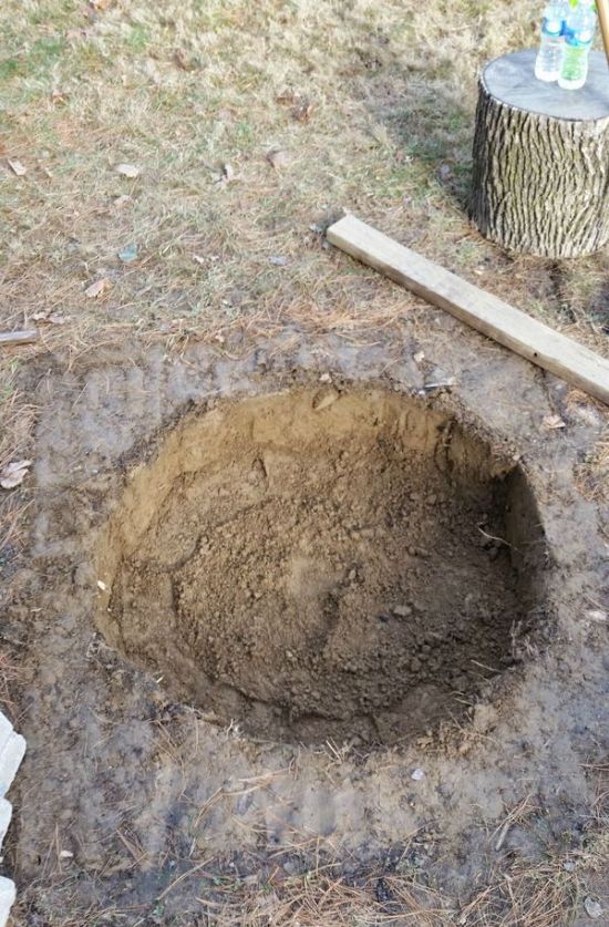 How To Build A DIY Fire Pit In Your Own Backyard (10 pics)
