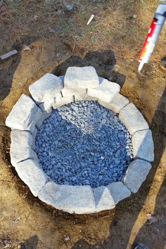 How To Build A DIY Fire Pit In Your Own Backyard (10 pics)
