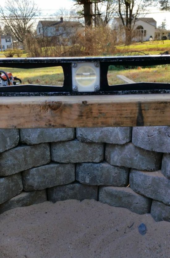 How To Build A DIY Fire Pit In Your Own Backyard (10 pics)
